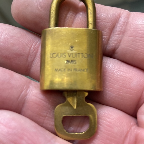 LV lock and key with non LV chain 319 or 334 - Picture 7 of 10